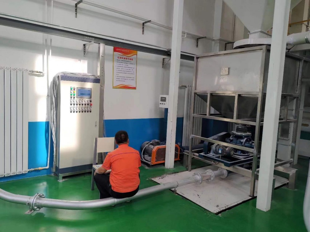 酒糟午夜福利无码视频現場